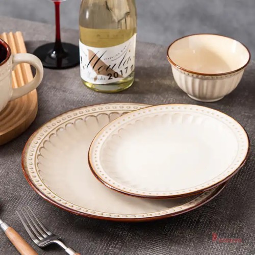 Elegant European Fine Ceramic 8-Piece Dinnerware Set - Bulk Supply - thumbnail image - Premier B2B Stocklot Marketplace