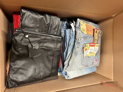 Bulk Offer: 987 Pieces of Branded Jeans and Pants for Men and Women at €15 Each - thumbnail image - Premier B2B Stocklot Marketplace